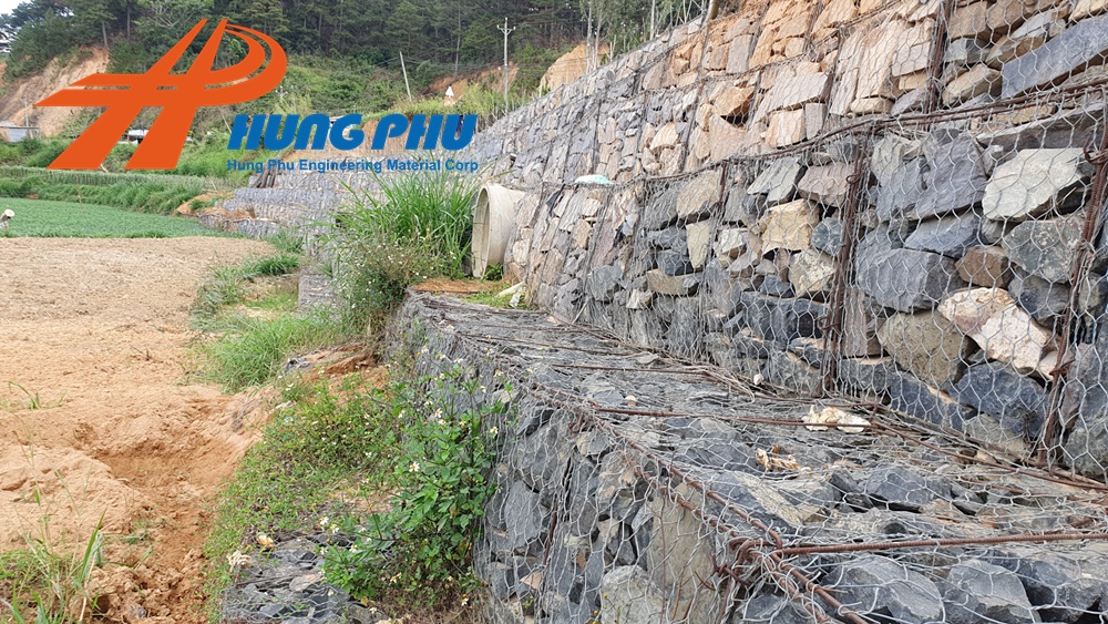 Tường kè chắn đất - Giải pháp bảo vệ xói mòn và sạt lở hữu hiệu cho công trình xây dựng