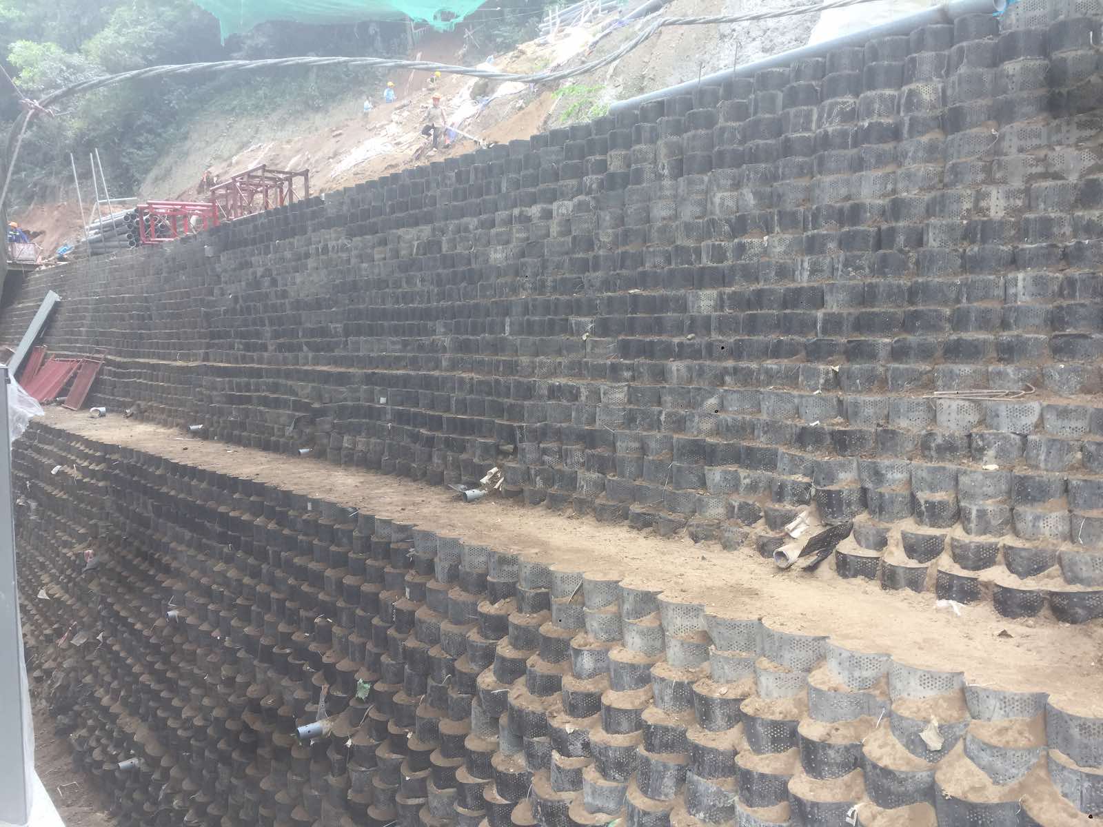 Tường kè chắn đất - Giải pháp bảo vệ xói mòn và sạt lở hữu hiệu cho công trình xây dựng
